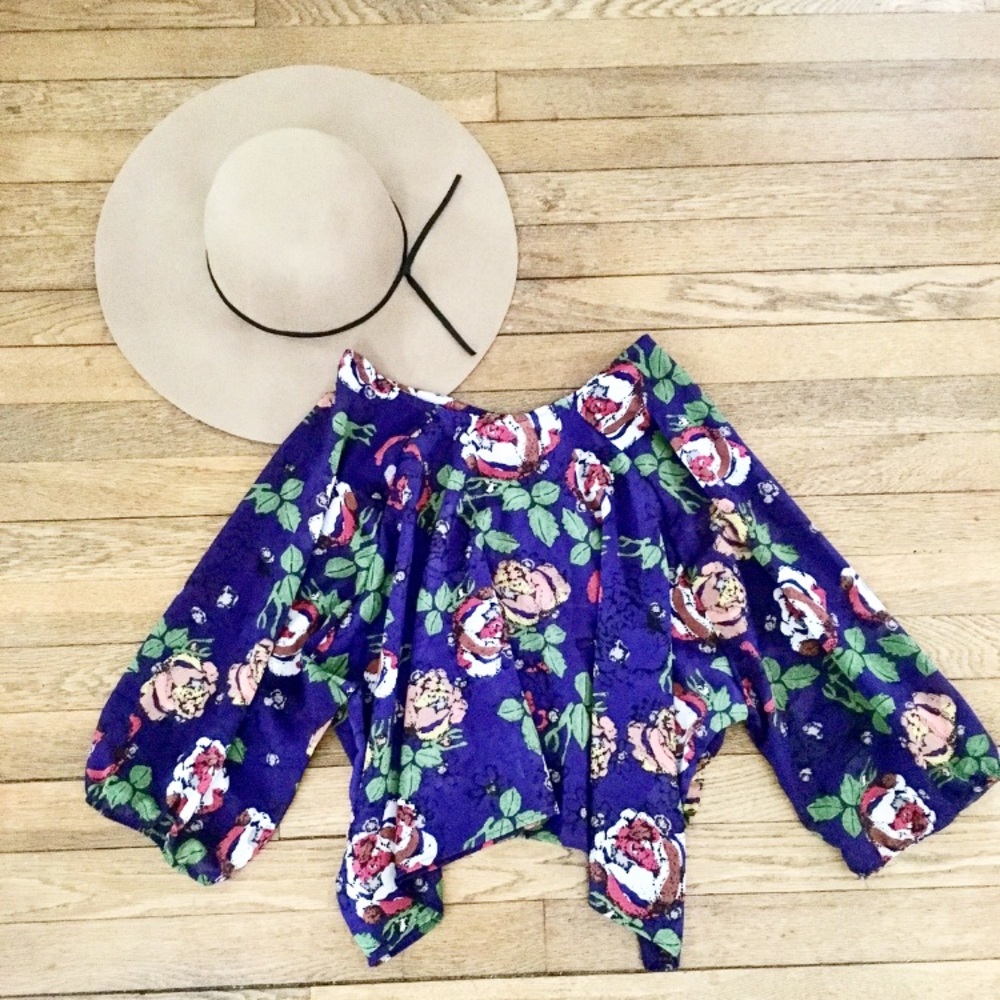 Cute Flower Blouse💕 - Picture 1 of 1